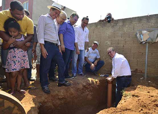 Prefeito "ajudou" no trabalho