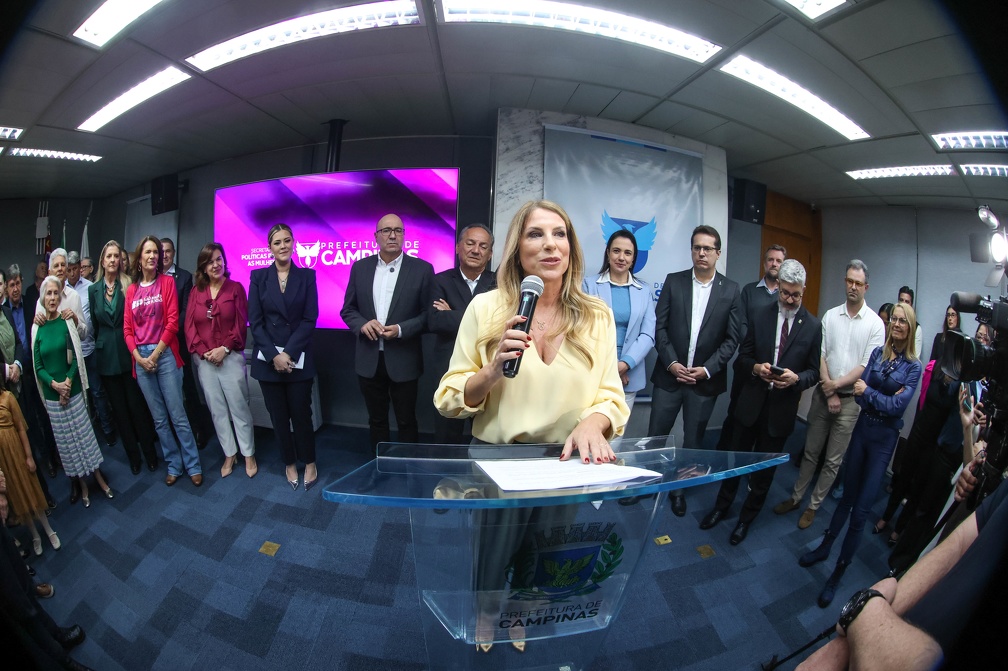 Alessandra Herrmann fala durante cerimônia de posse: "Momento histórico para Campinas"