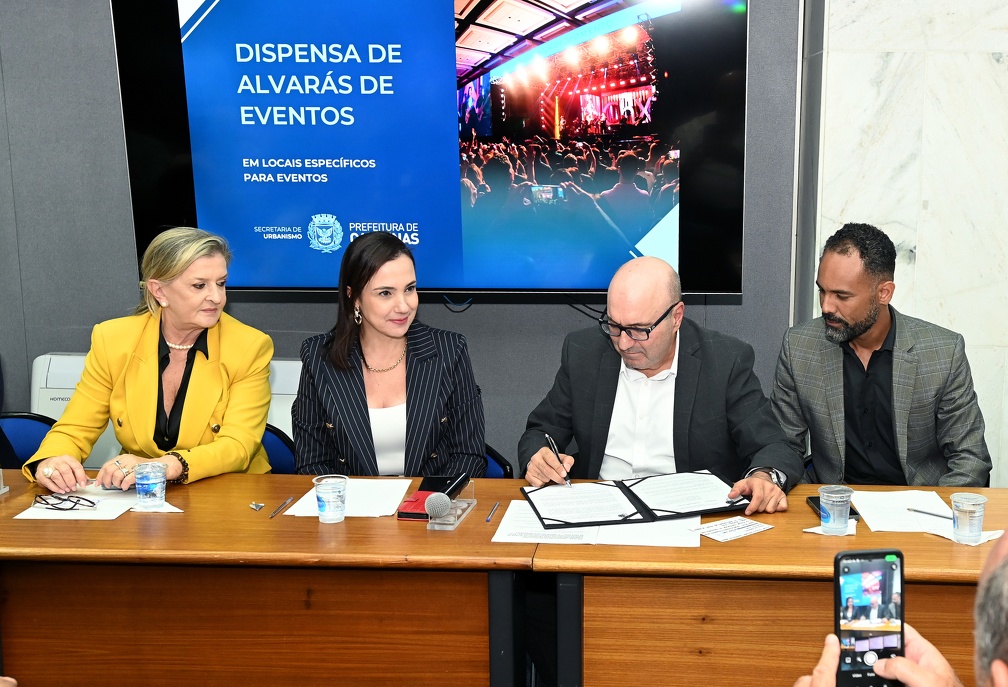 Prefeito Dário Saadi assinou o decreto na tarde desta quarta-feira, dia 9