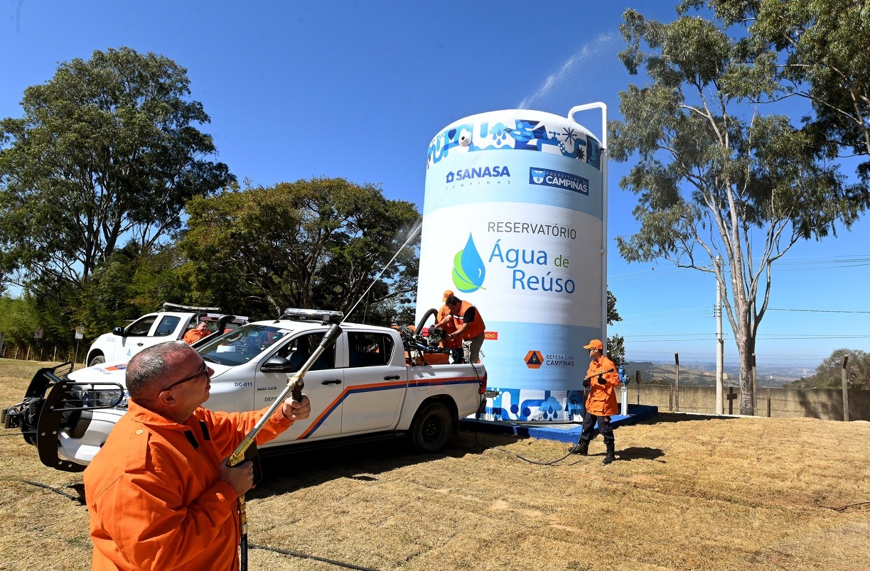 O novo reservatório instalado no Pico das Cabras, com capacidade de 100 mil litros, representa um auxílio para o trabalho dos Bombeiros
