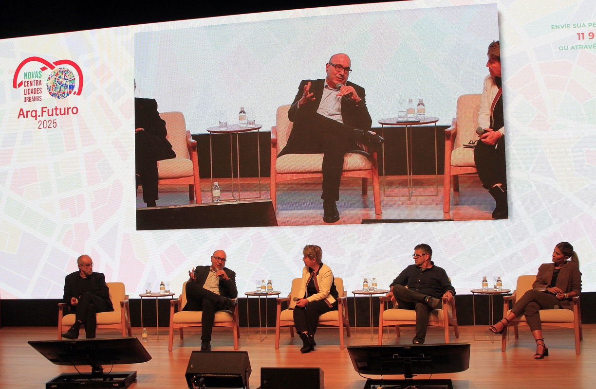A abertura do evento contou com a presença do prefeito, Dário Saadi, que também participou de uma roda de conversa