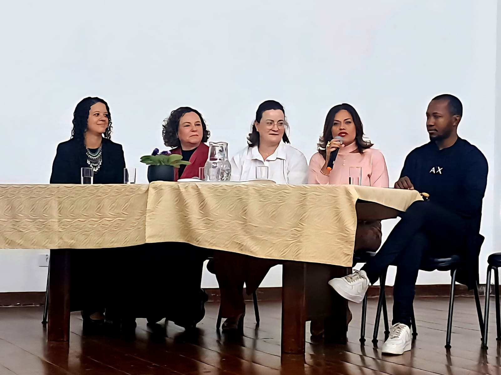 O evento reforçou que o idadismo é uma forma violência, perceptível em atitudes discriminatórias, estereótipos e exclusões sociais.