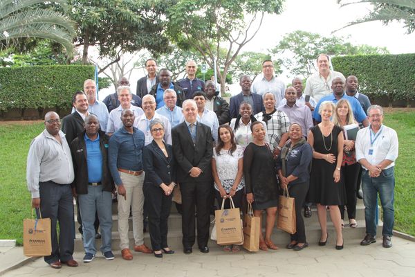 Delegação sul-africana e técnicos da Sanasa