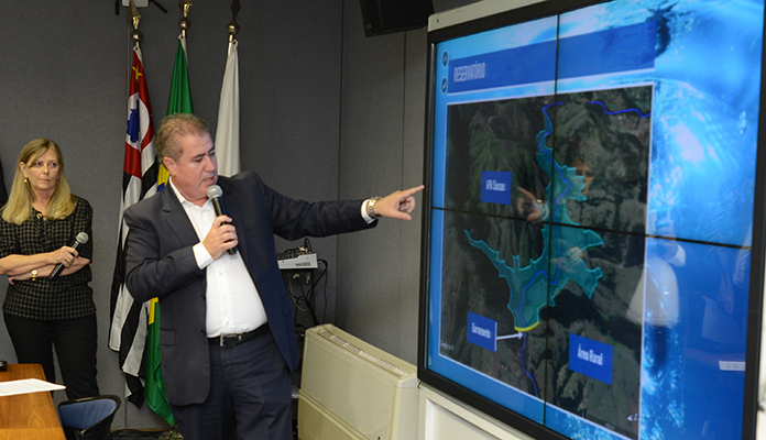 Jonas mostrou área que será abrangida pelo reservatório