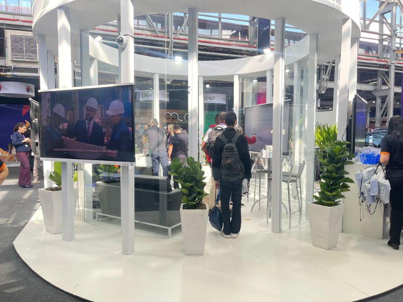 Visitantes recebem brindes e concorrem a prêmios no final do dia 