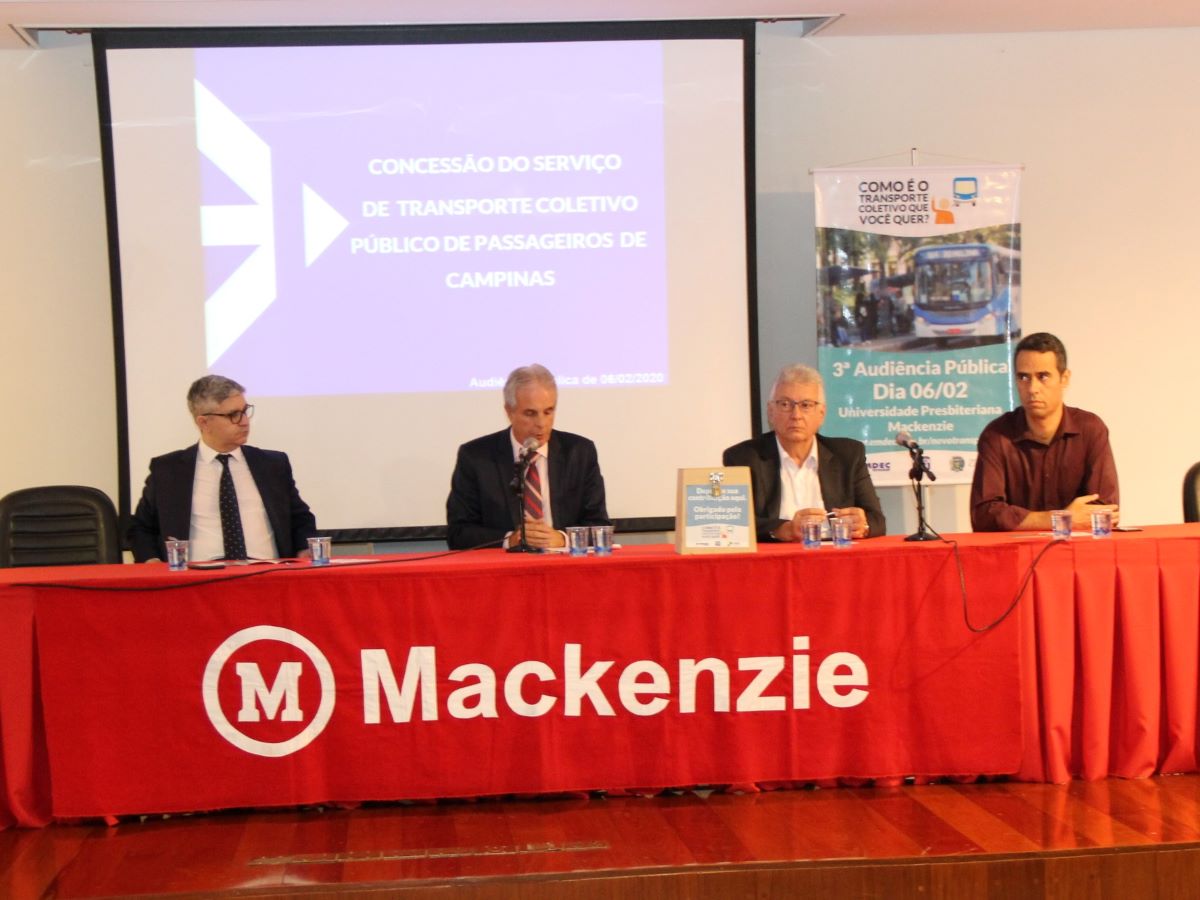 Barreiro detalha principais itens da licitação