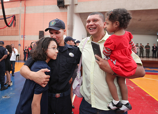 Familiares e amigos prestigiam novos Guardas Municipais