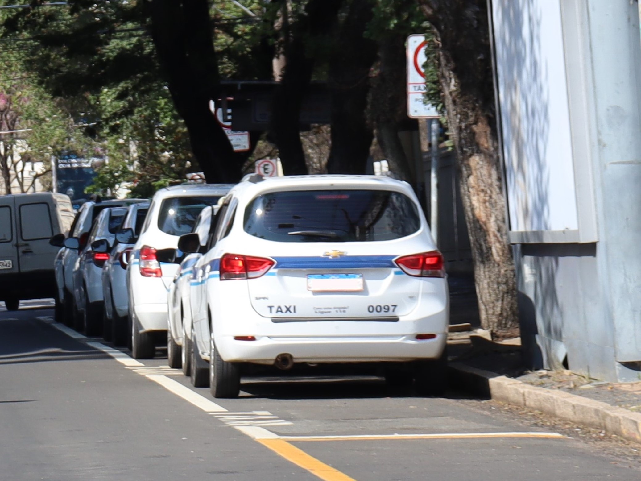 Atualmente, o serviço de táxi conta com 902 veículos convencionais e 15 executivos