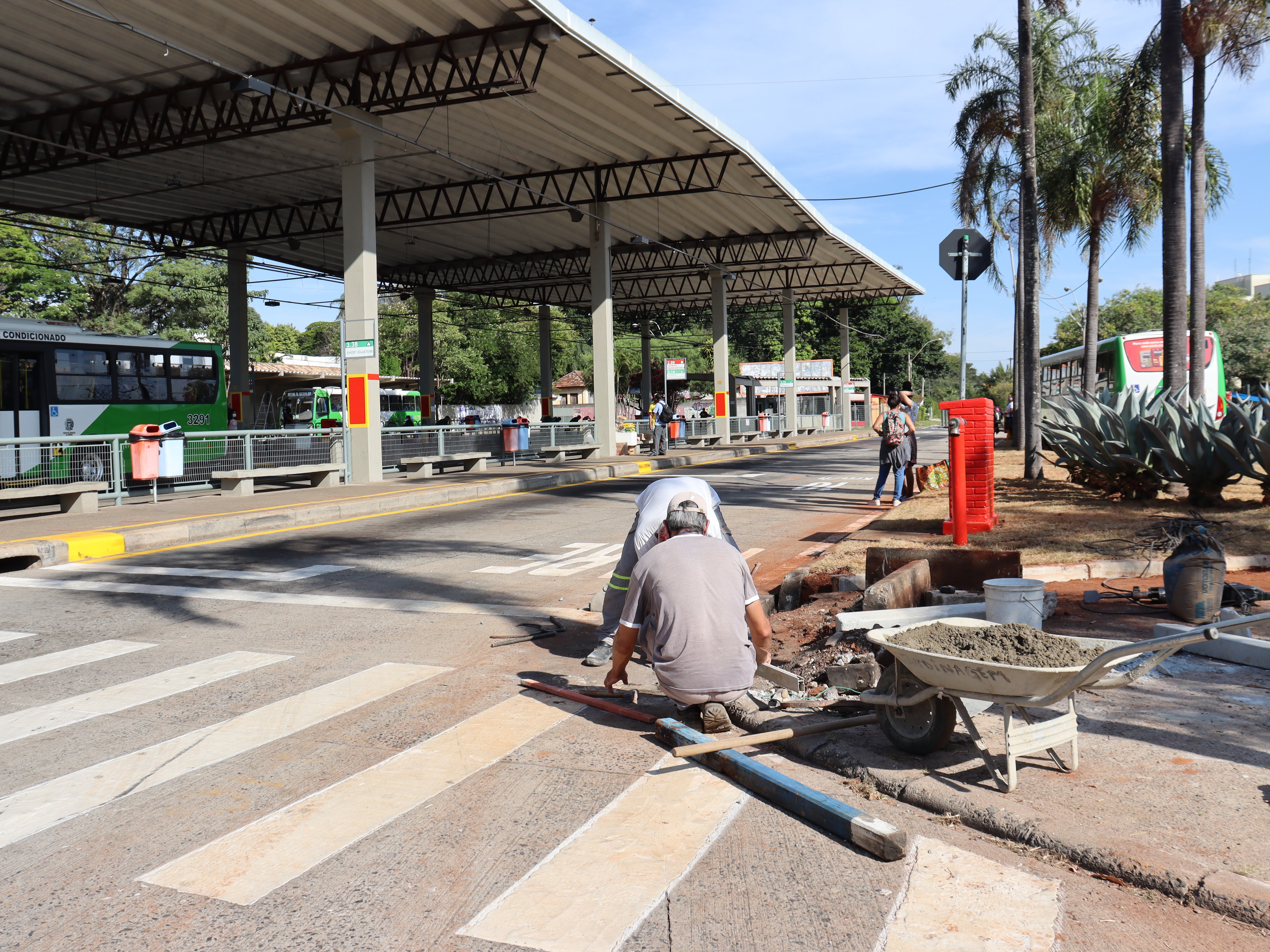 A sinalização viária foi reforçada. 