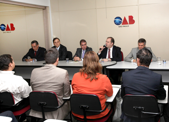 José Khattar, da OAB SP; Daniel Blikstein, da OAB Campinas; o prefeito Jonas Donizette; Ricardo Chiminazzo, da Coahb, e o vereador André Von Zuben