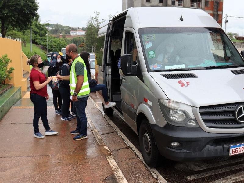 Iniciativa de abordar comunidade faz parte da campanha de educação para mobilidade