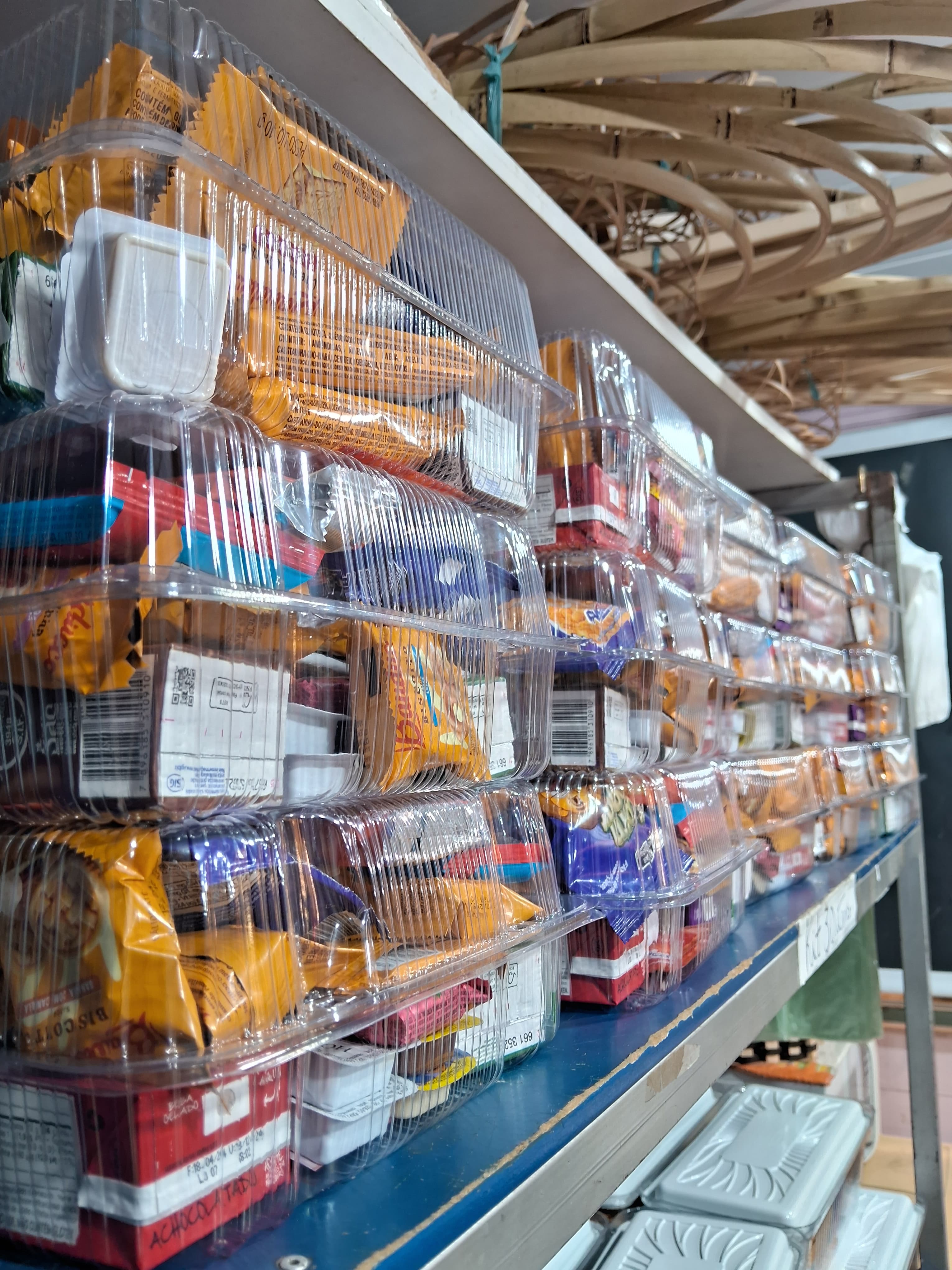 Ceasa comercializa também itens como cestarias, kits de café da manhã e chocolates