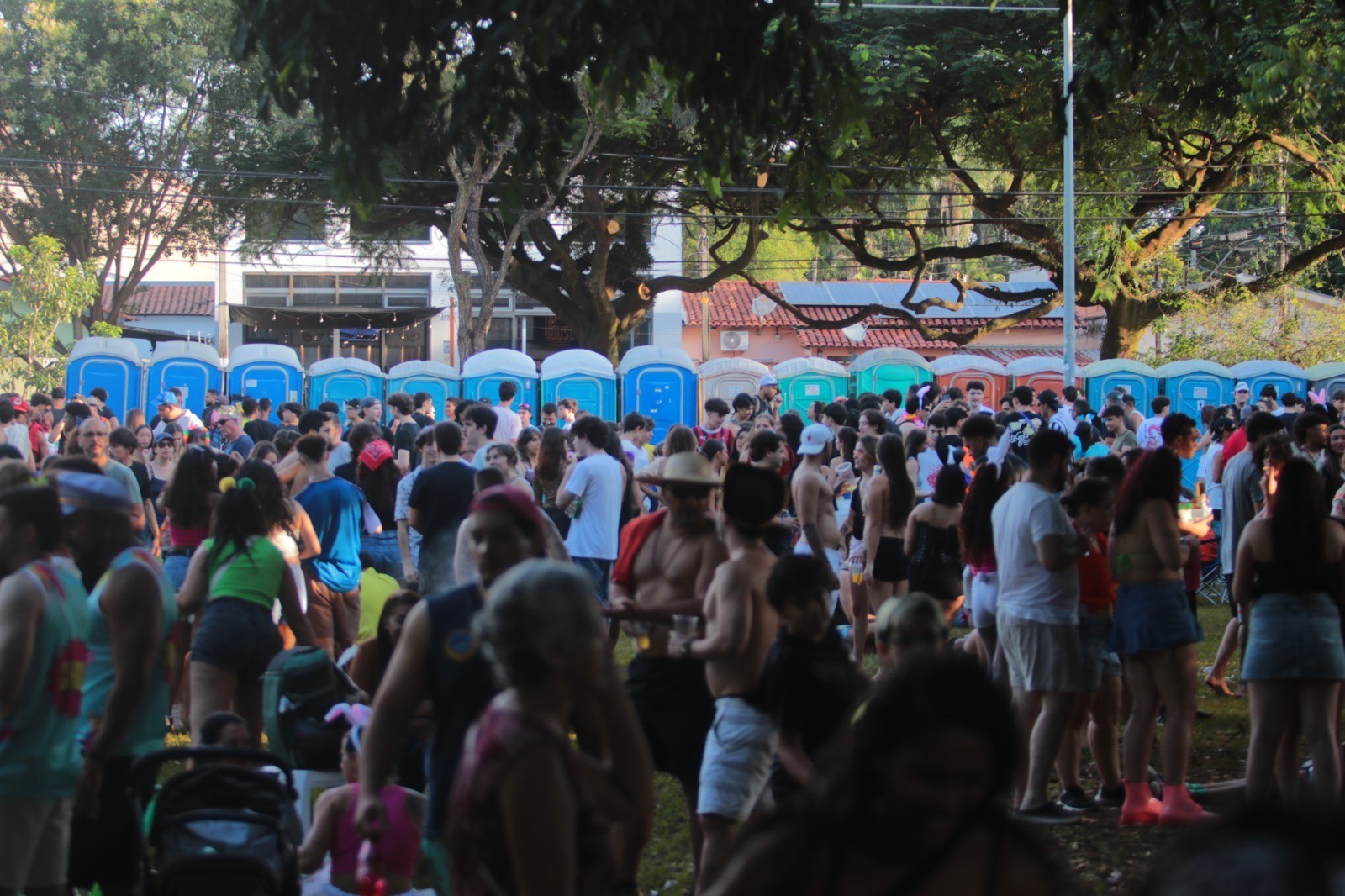 Os banheiros químicos foram muito procurados e garantiram o bem-estar dos foliões e a limpeza das ruas