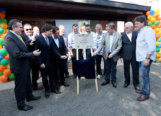 Placa da nova base é descerrada