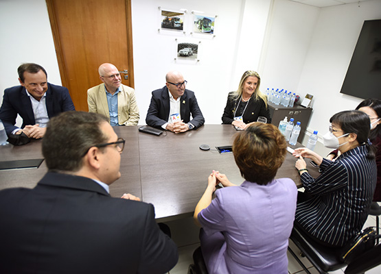 A pedido do prefeieto, consulesa vai divulgar programa de incentivos a empresas implementado por Campinas