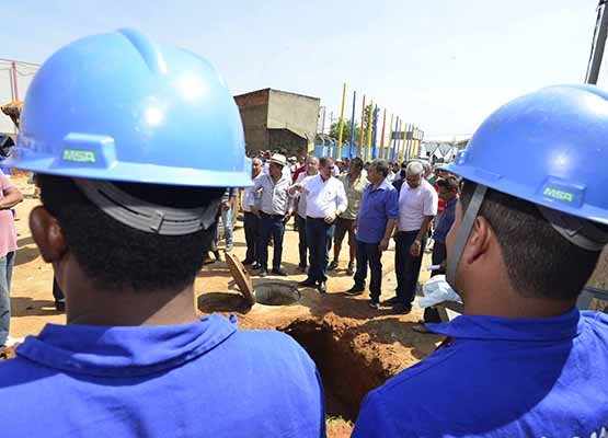 Equipe da Sanasa continuará o trabalho