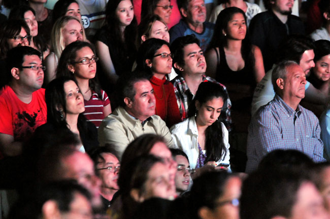 Prefeito, na plateia, prestigiou a apresentação