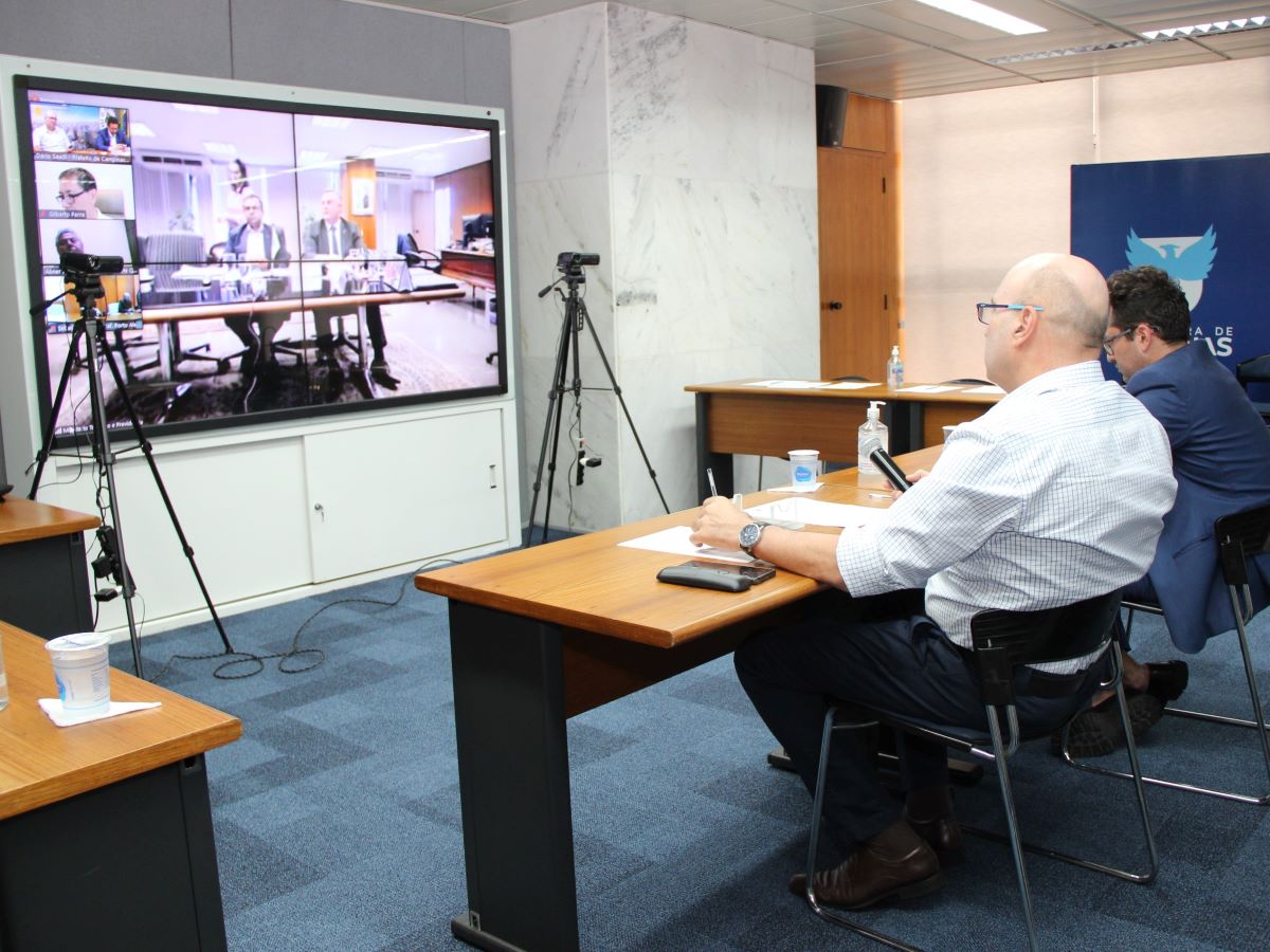 Reunião dos prefeitos da FNP com o ministro do Trabalho e Previdência, José Carlos Oliveira, foi hoje pela manhã