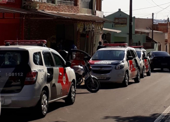 e checaram a regularidade da documentação