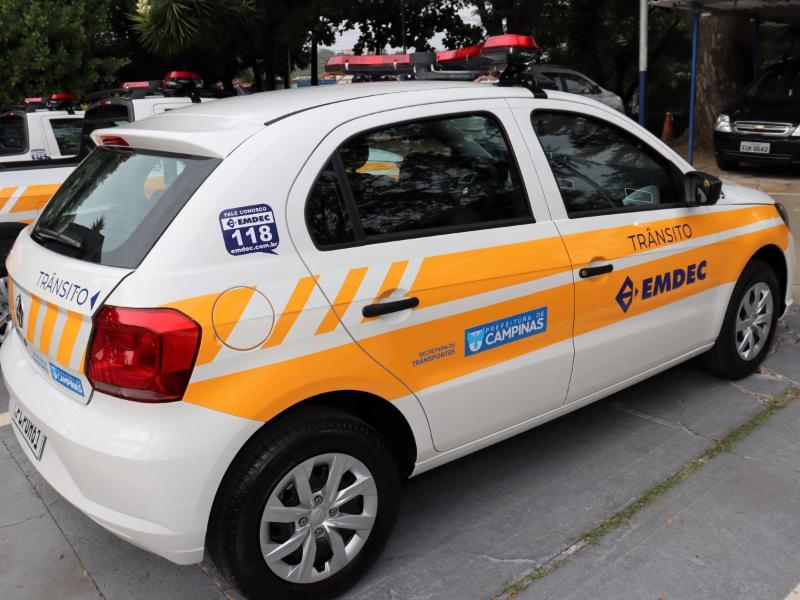 Branco e amarelo são a base da padronização da frota