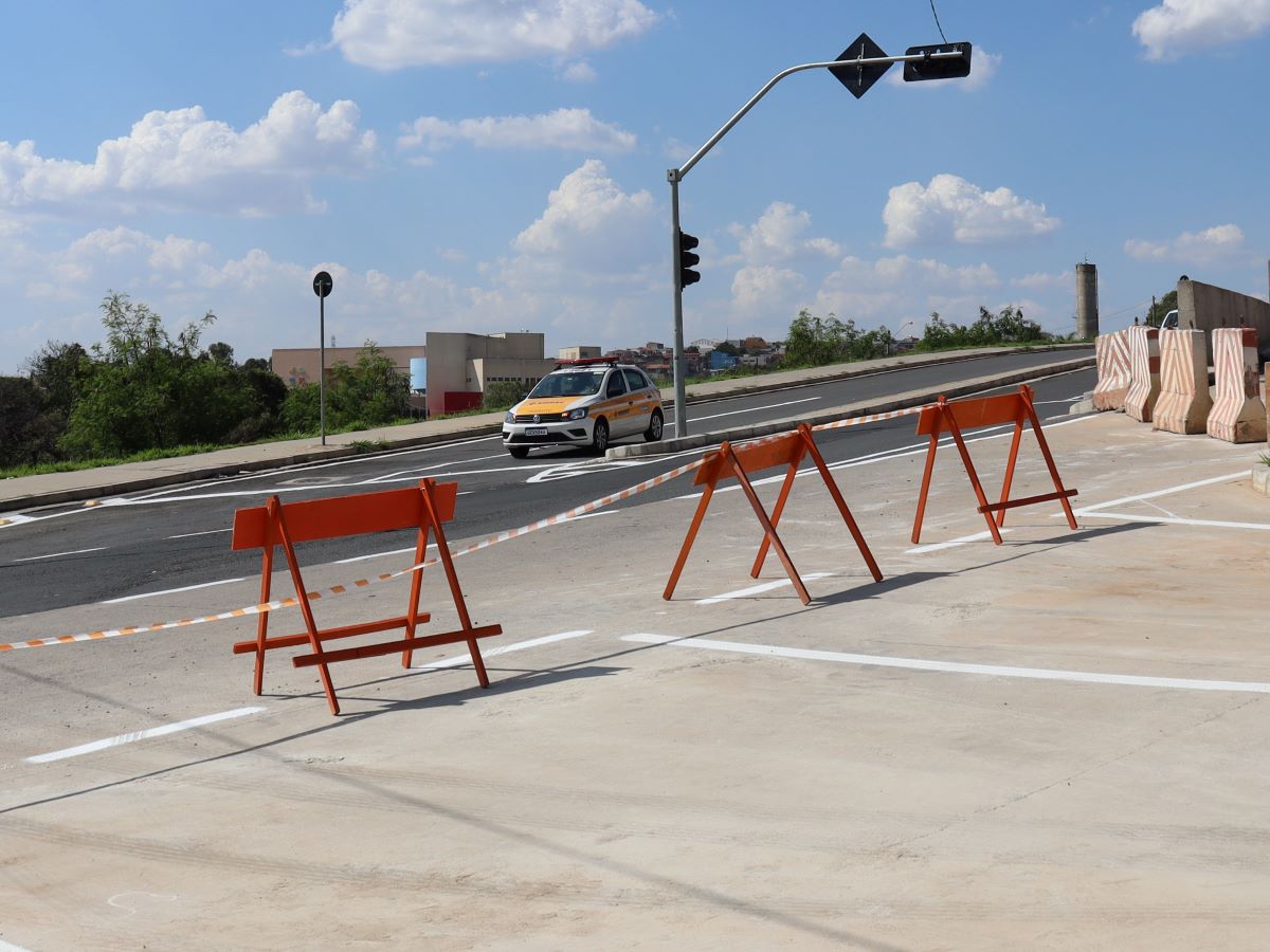 Bloqueio ocorre no período das 8h30 até às 13h