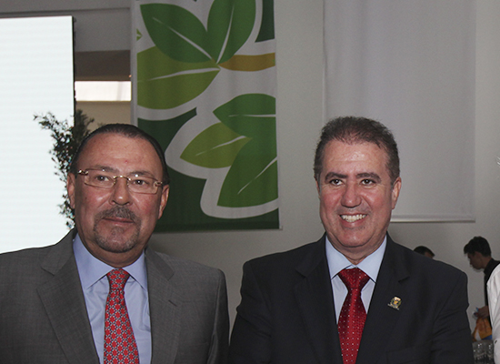 Sylvino de Godoy Neto e prefeito Jonas durante a cerimônia