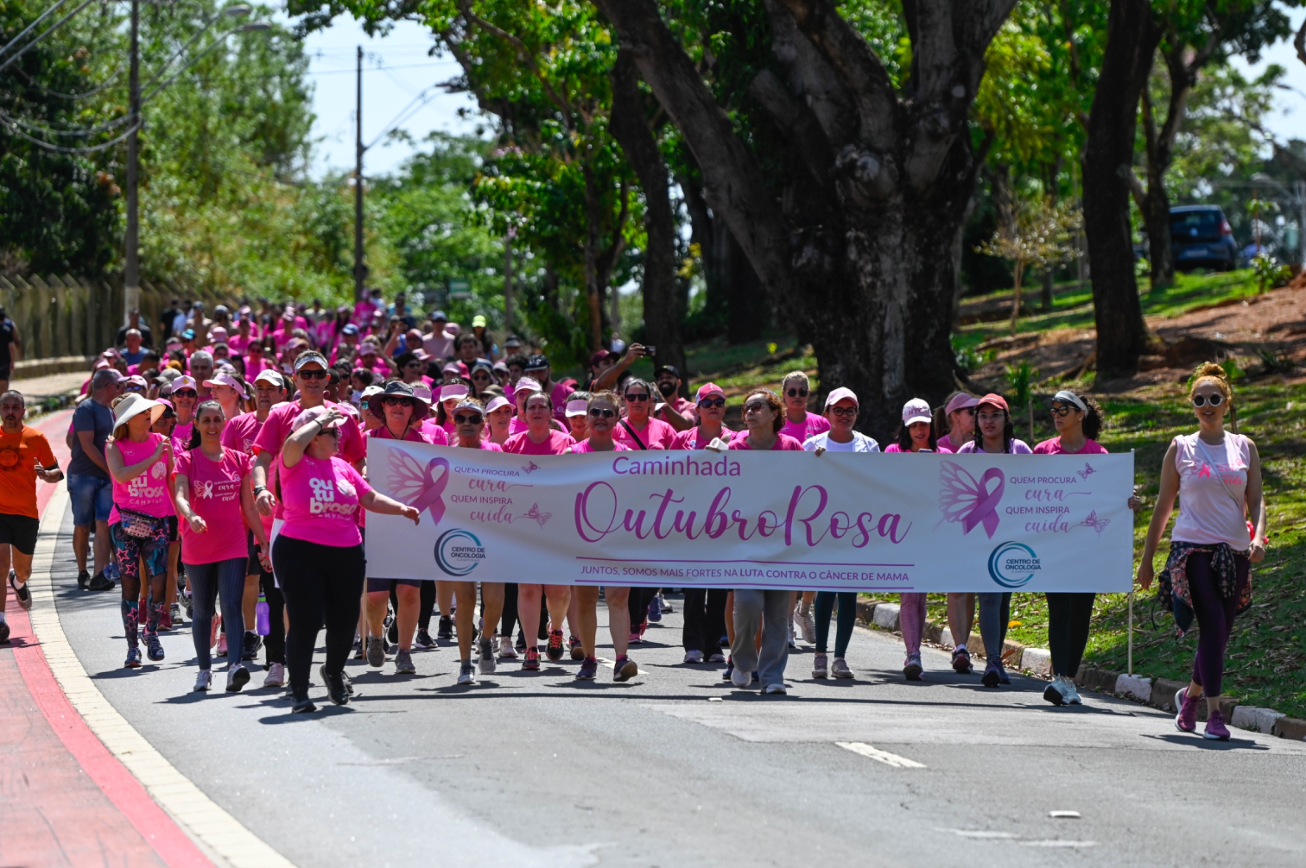 Caminhada Outubro Rosa 2024: mulheres unidas pela conscientização e prevenção do câncer de mama