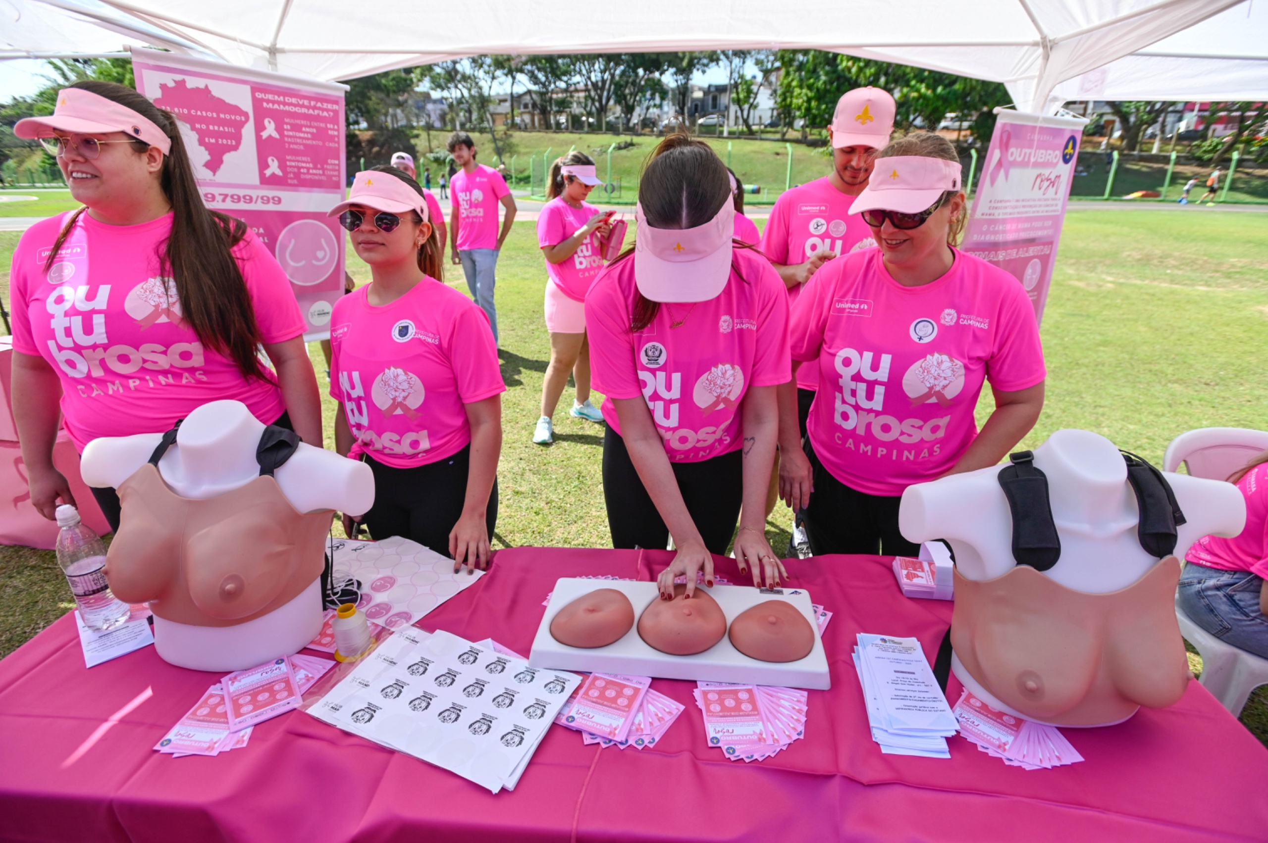 A manhã do domingo, 13 de outubro, foi dedicado às atividades do Outubro Rosa