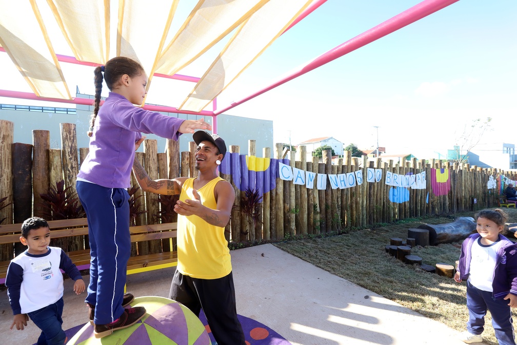 Objetivo é tornar os trajetos escolares mais seguros, atrativos e acessíveis para crianças pequenas