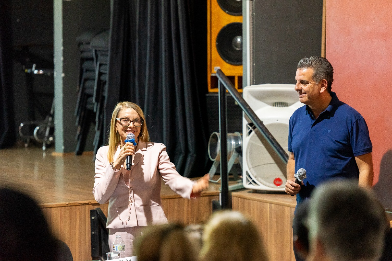 A secretária de Cultura e Turismo, Alexandra Caprioli, e o diretor de Cultura, Douglas Menezes, durante o evento