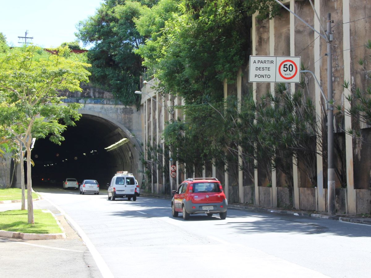 Entrada do túnel Joá Penteado