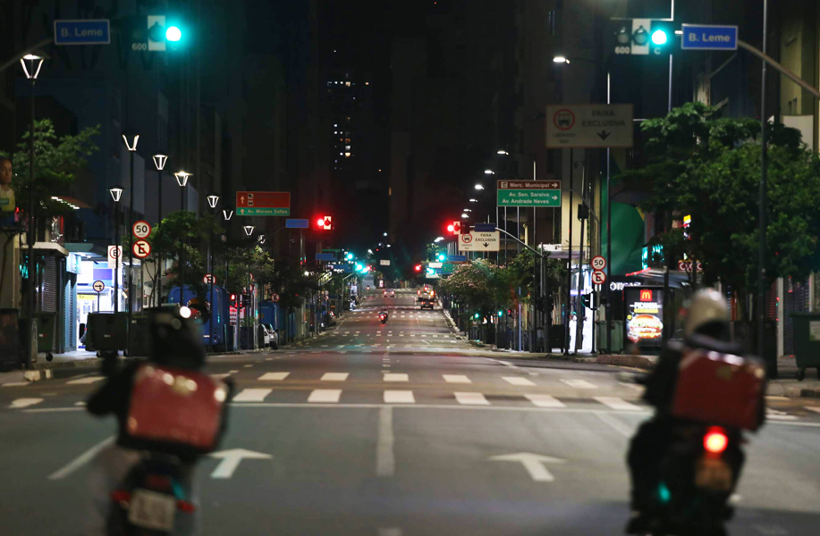 Até 30 de março, foram abordados 4.869 veículos e 7.899 pessoas foram orientadas sobre as medidas sanitárias contra a Covid-19.