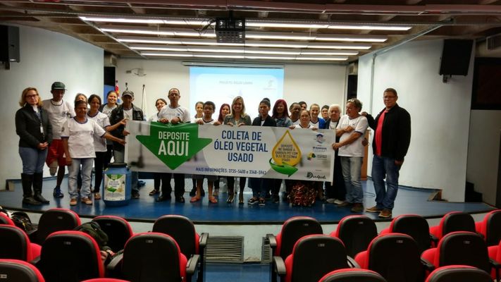 Destinação correta do óleo de cozinha usado foi um dos tópicos abordados