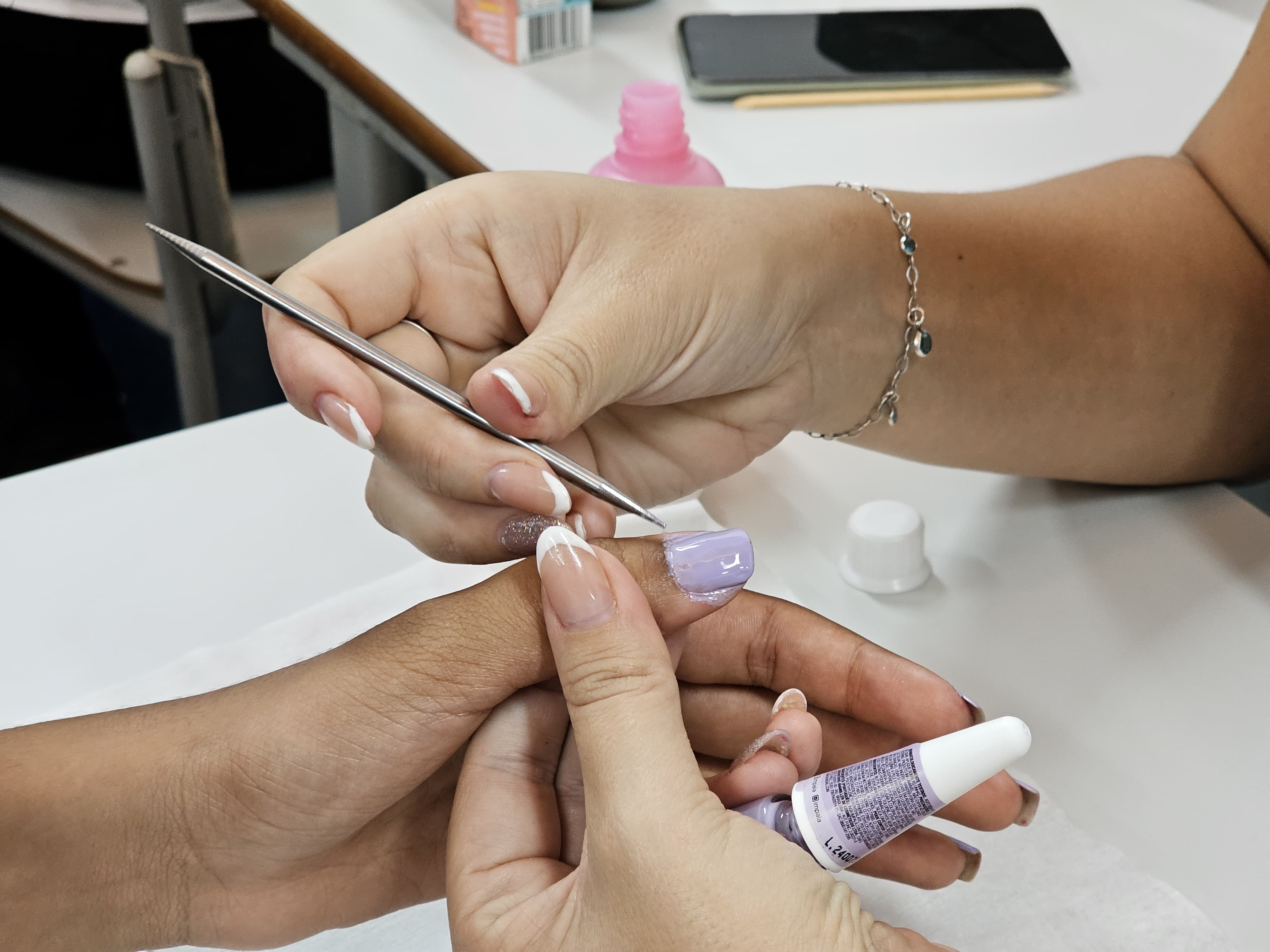 O curso está disponível para o público geral, com idade mínima de 15 anos, e as vagas são preenchidas por ordem de chegada