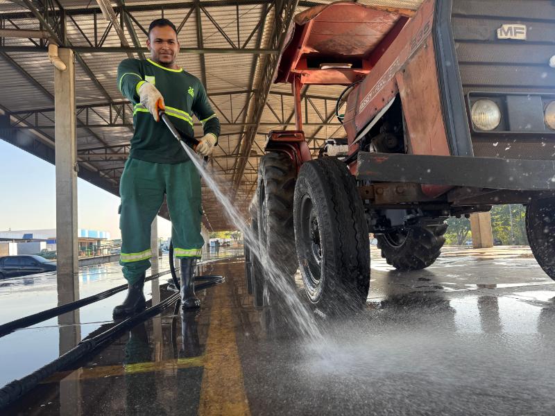 A água captada da chuva é utilizada na lavagem das instalações