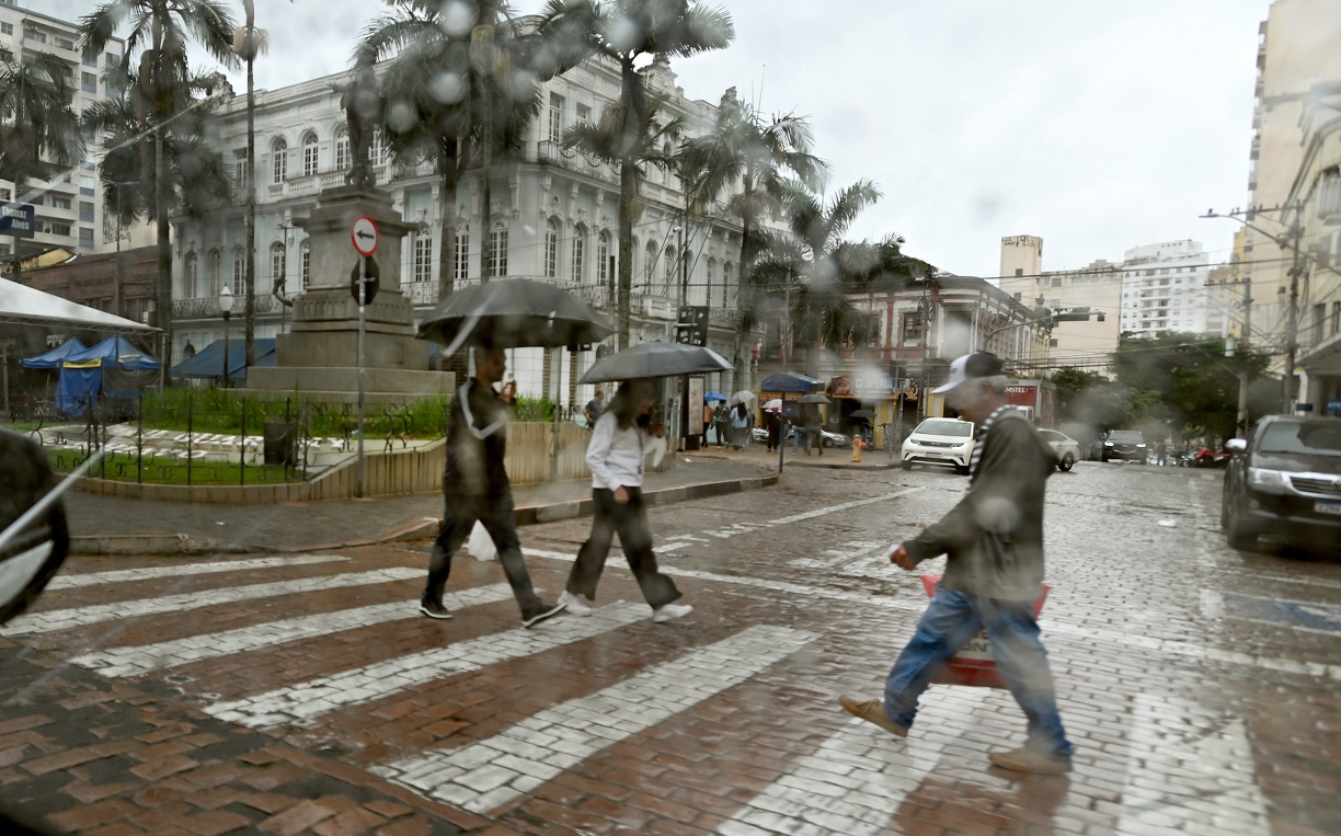 É importante seguir os alertas da Defesa Civil e demais órgãos para ficar em segurança
