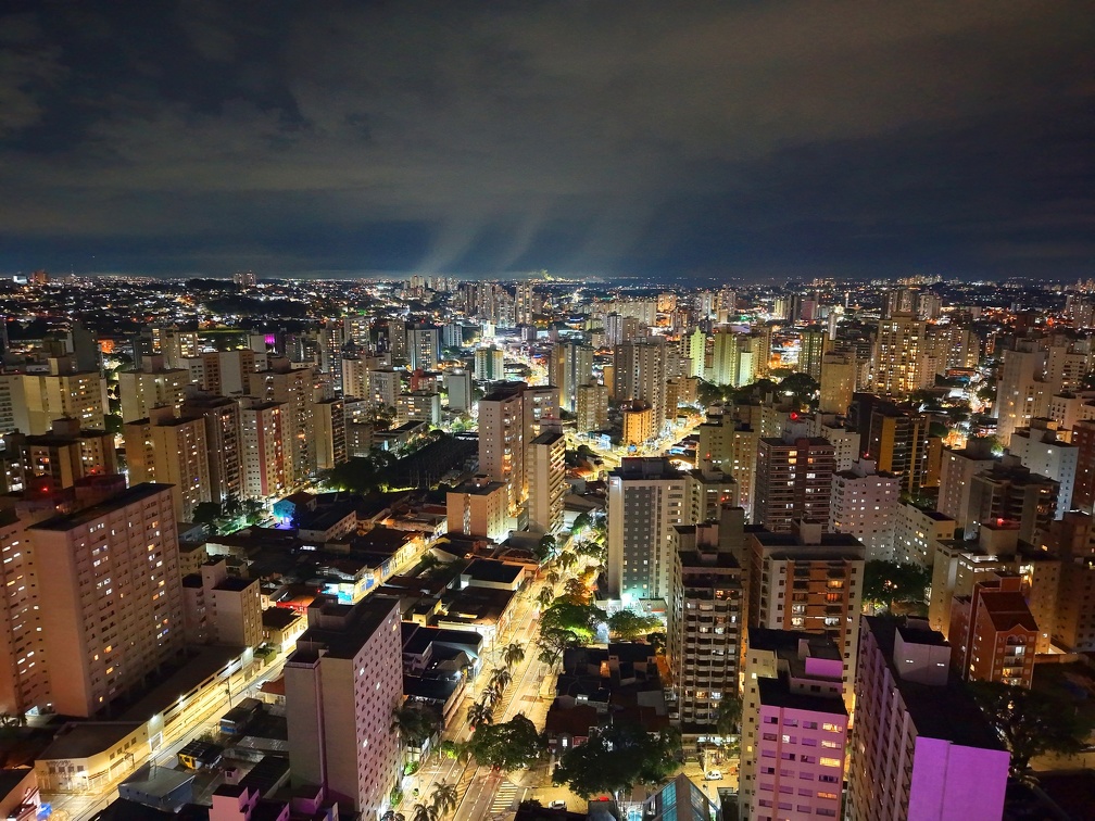 A proposta também pretende ampliar a oferta de moradias e fortalecer o desenvolvimento econômico da cidade
