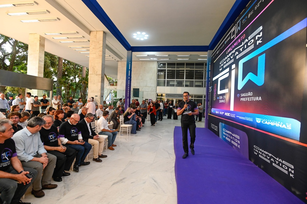 Estrutura do CIW e dinâmica da realização foram ilustradas para os presentes