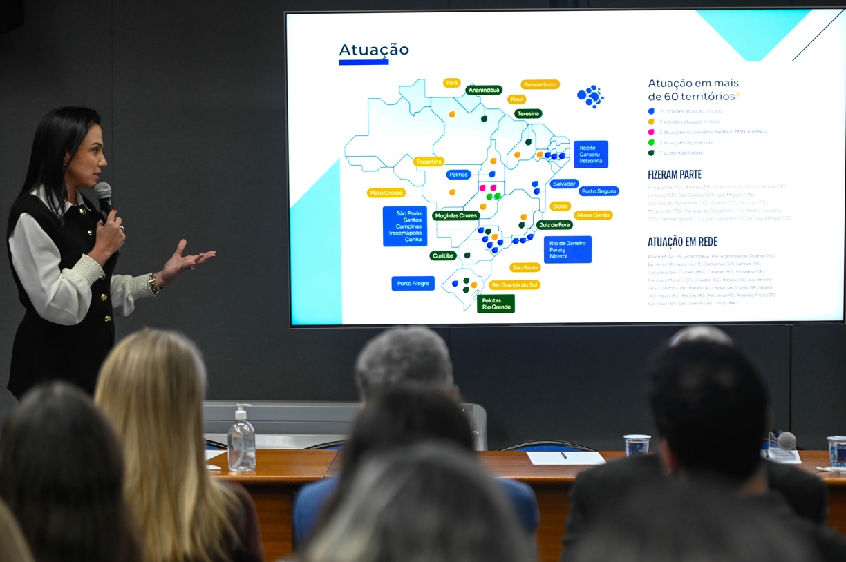 A secretária de Urbanismo, Carlos Baracat, explicou que o novo Código regulará as formas de projetar, construir, reformar, ampliar, regularizar e demolir edificações no município