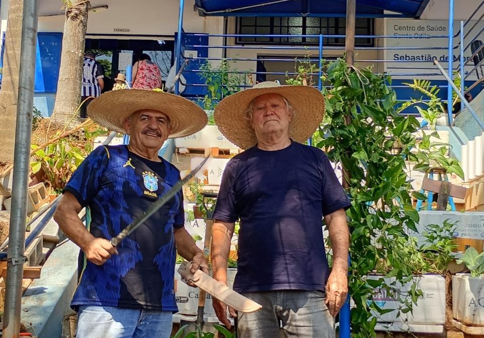 Idealizado pelos conselheiros de Saúde, Salvador Barbosa da Silva e Reginaldo Quintana Gomes, o projeto Degraus da Vida cultiva plantas medicinais e hortaliças 