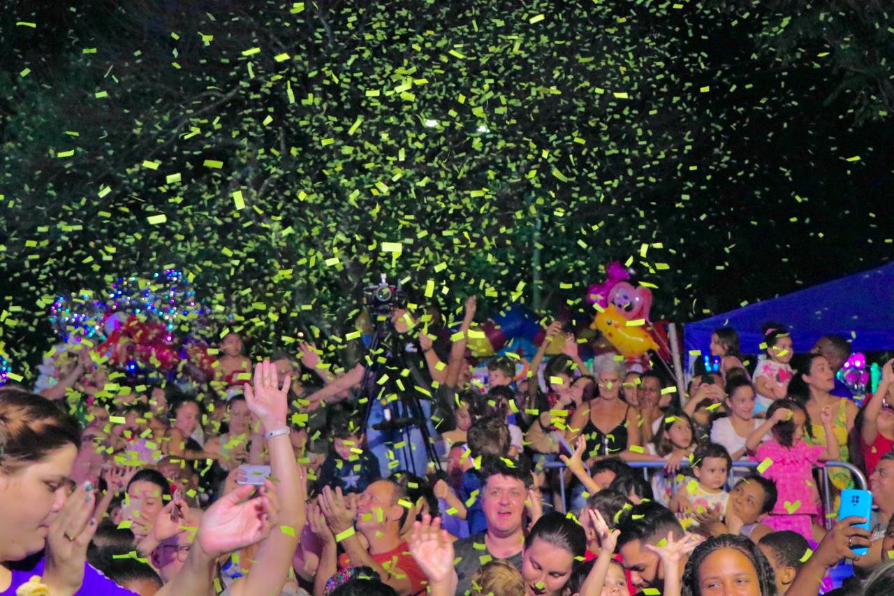 Espetáculo reuniu 1,5 mil pessoas no Costa e Silva