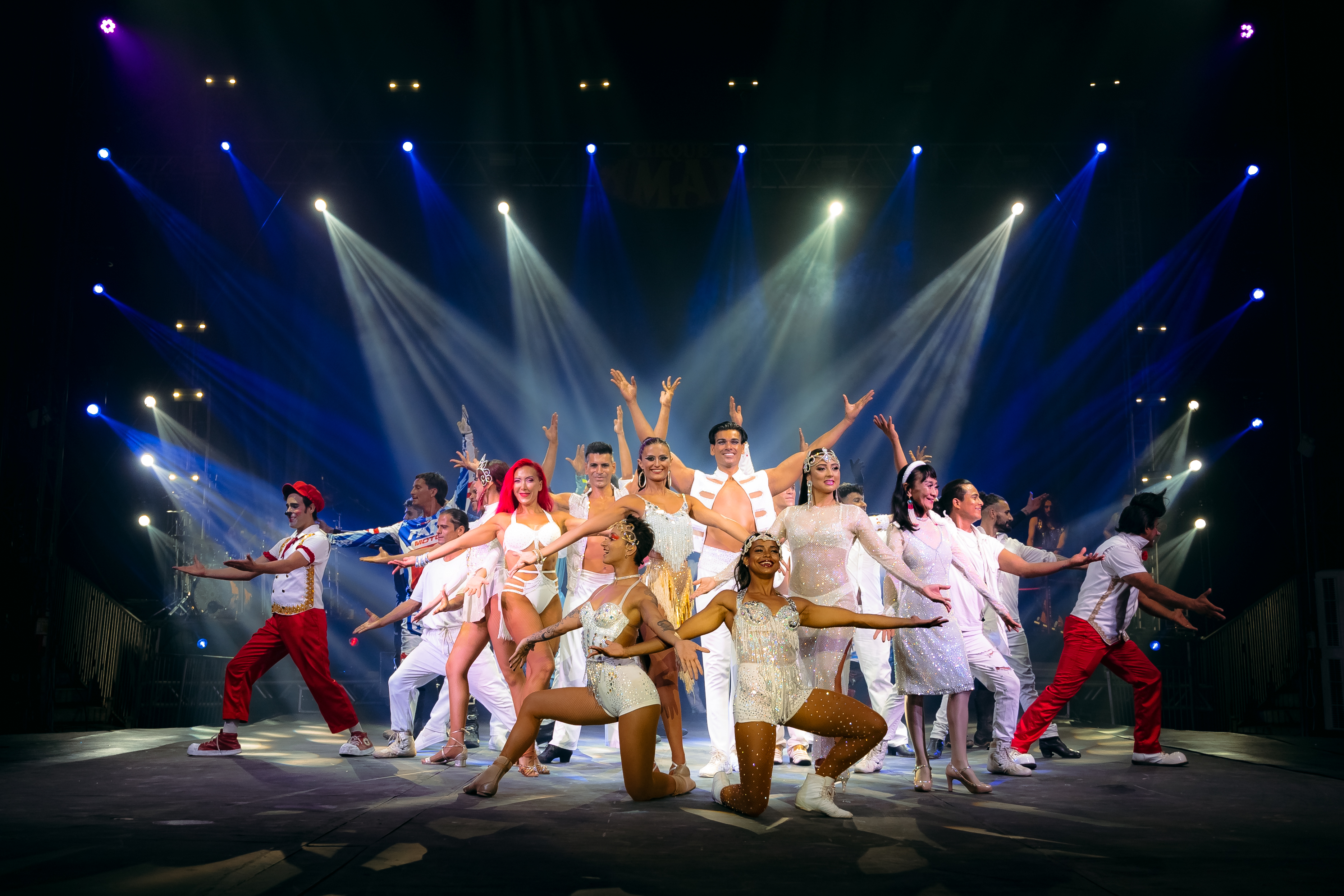 O Cirque Amar convida o público a viver uma experiência grandiosa