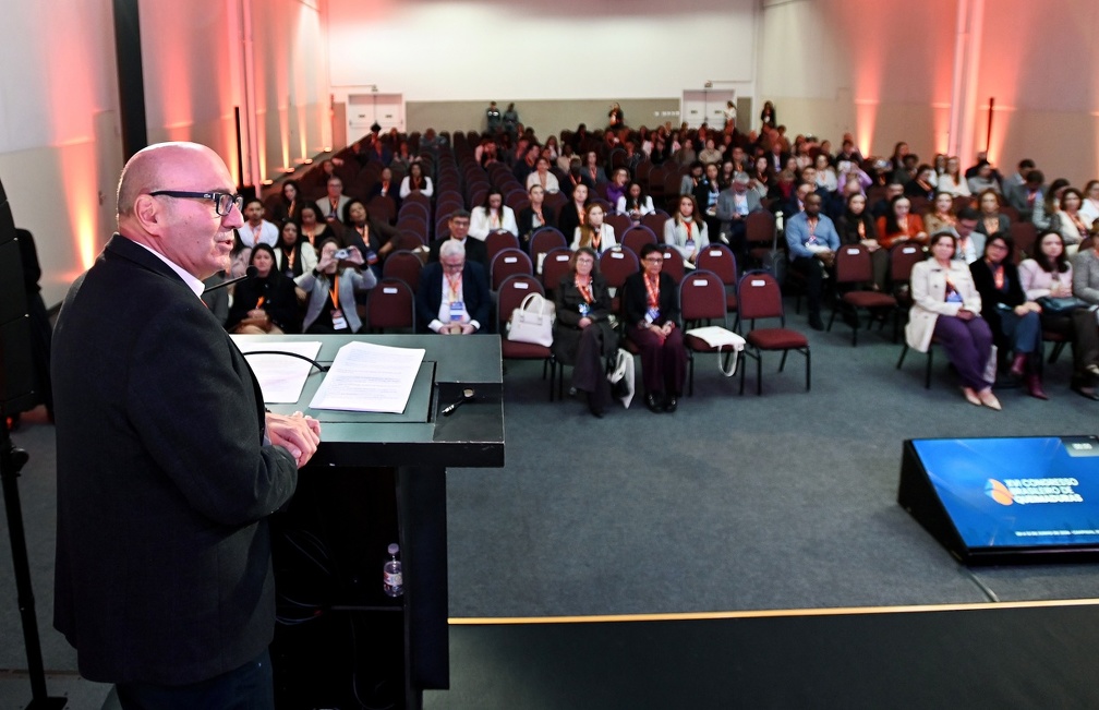 Dário fala durante abertura do congresso: contribuição de Campinas para a medicina, tecnologia e inovação
