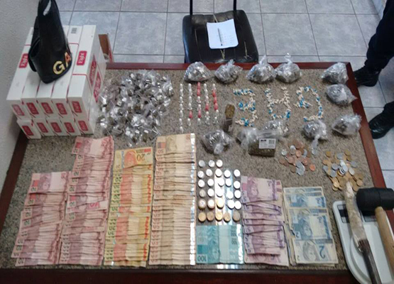 GM encontrou também balança de precisão, dinheiro e cigarros