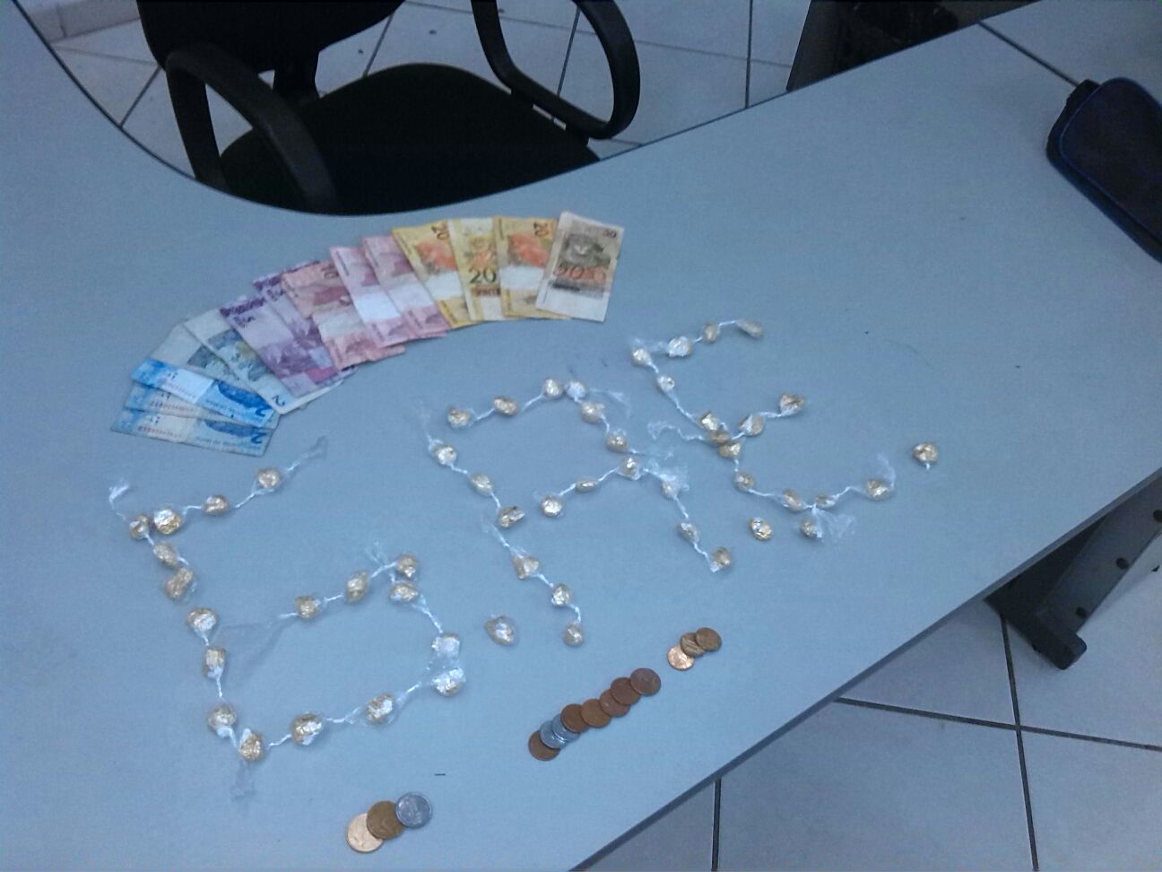 GM apreendeu crack e dinheiro