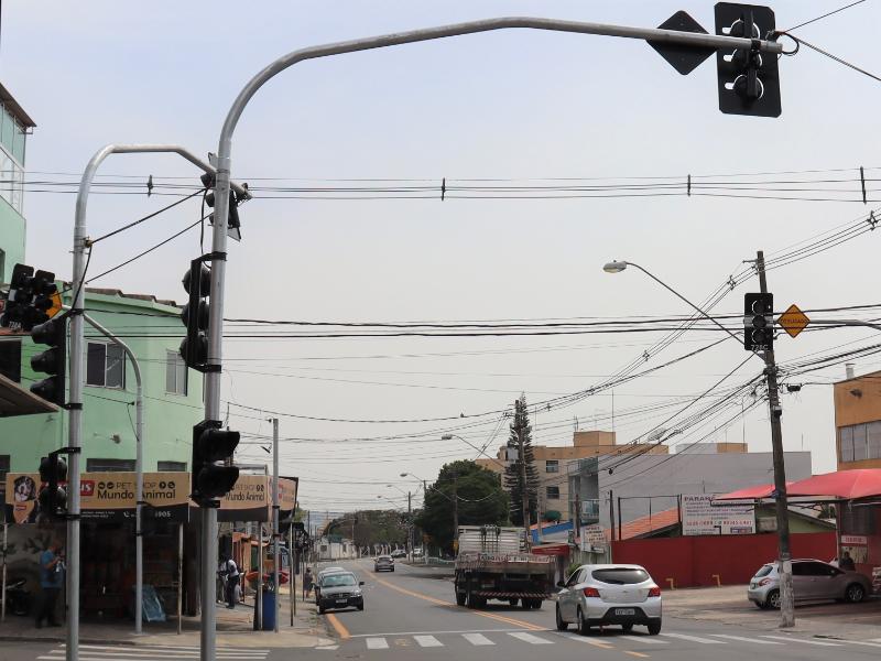 Semáforos foram complementados pela sinalização viária 