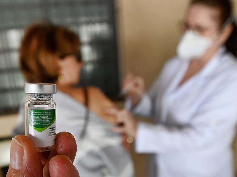 Vacina da gripe é indicada para todas as pessoas a partir dos 6 meses de idade