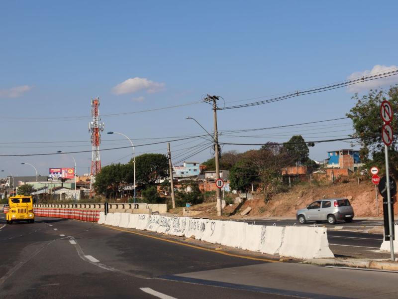 Barreiras já haviam sido instaladas antes do início do viaduto