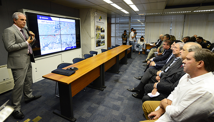 Barreiro, secretário de Transportes, explicou detalhes do projeto