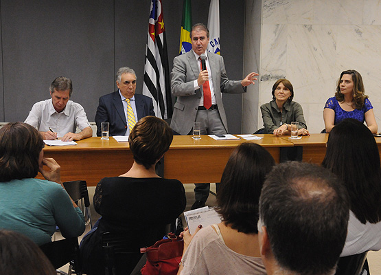Secretário de Saúde, Cármino (segundo à esq.), também participou
